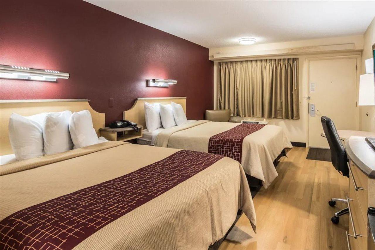 Red Roof Inn Detroit Metro Airport - Белльвилль Экстерьер фото