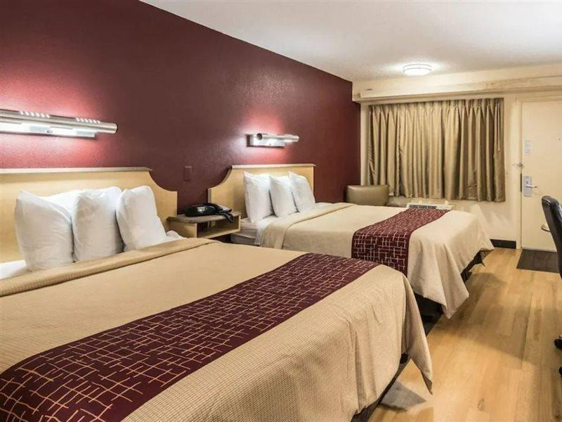 Red Roof Inn Detroit Metro Airport - Белльвилль Экстерьер фото