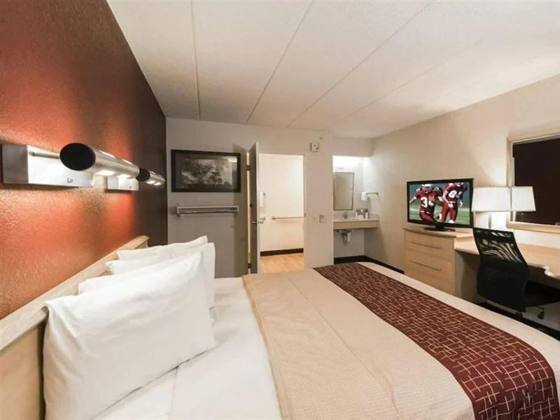 Red Roof Inn Detroit Metro Airport - Белльвилль Экстерьер фото