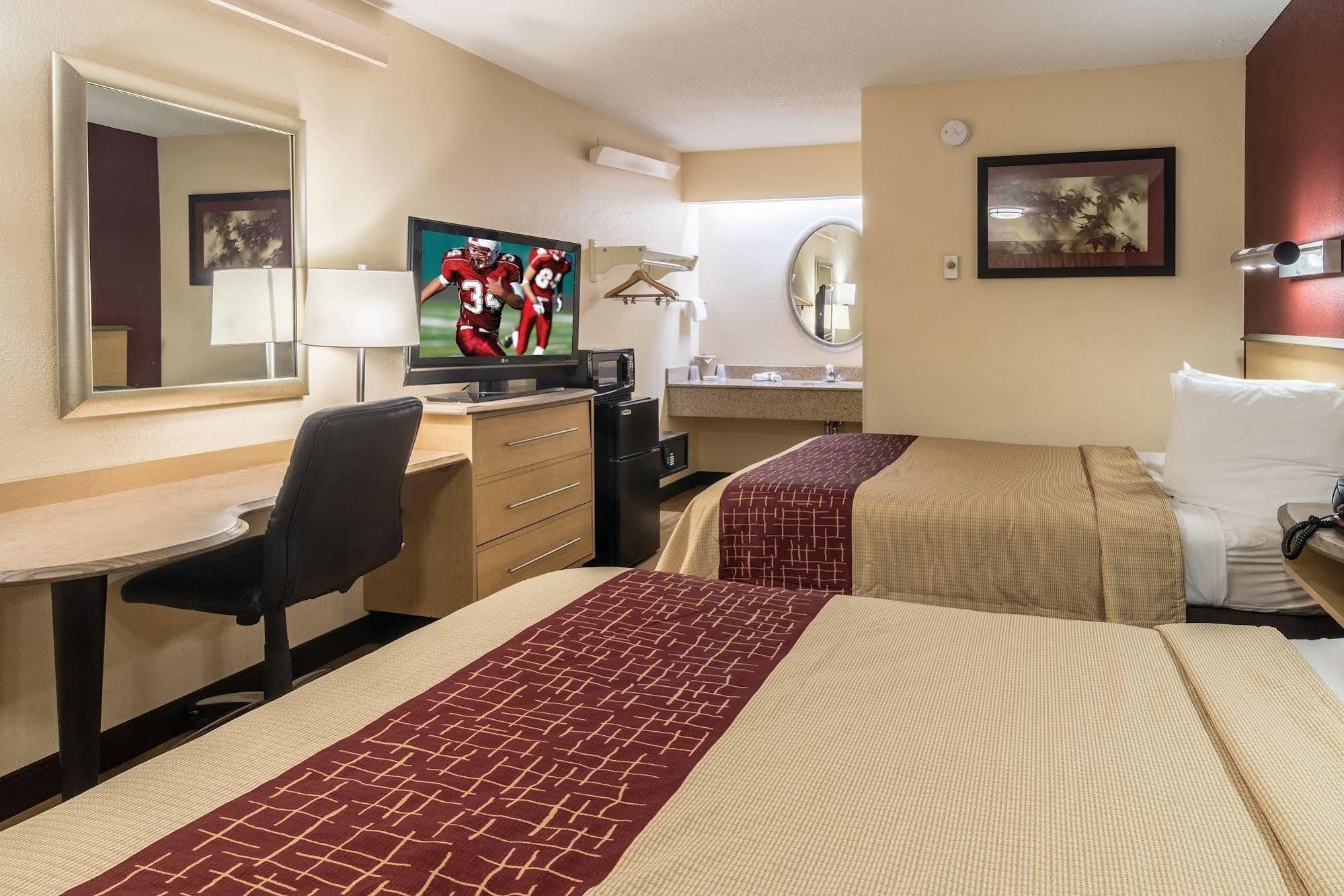 Red Roof Inn Detroit Metro Airport - Белльвилль Экстерьер фото