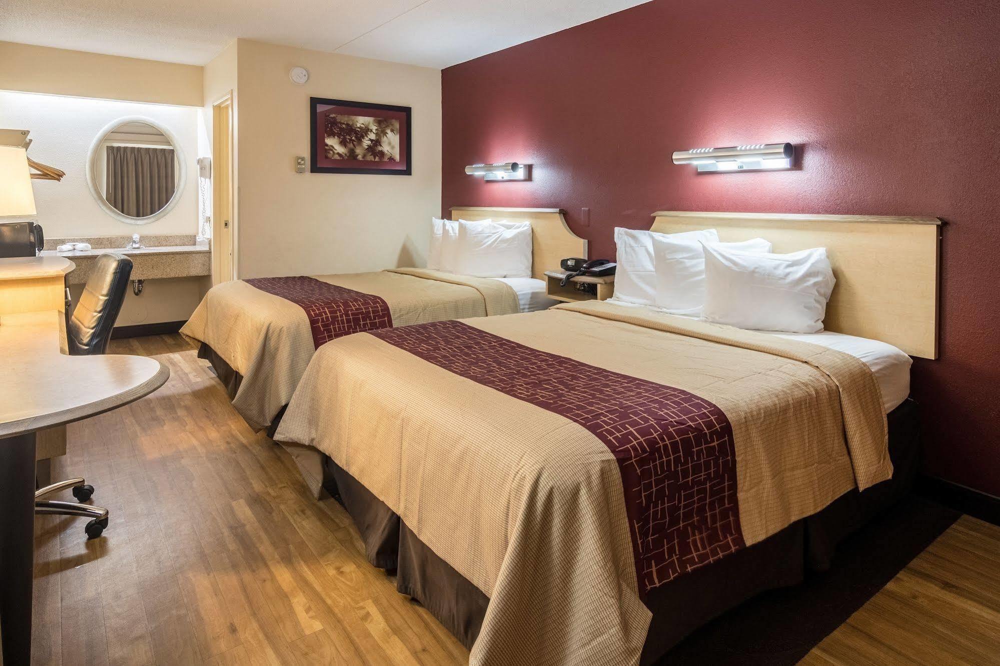 Red Roof Inn Detroit Metro Airport - Белльвилль Экстерьер фото